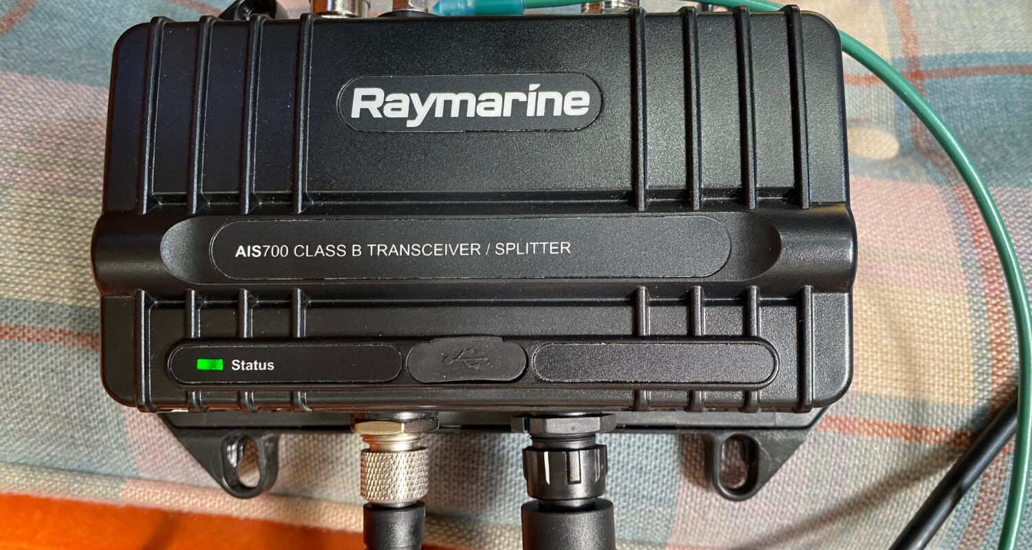 Raymarine AIS700